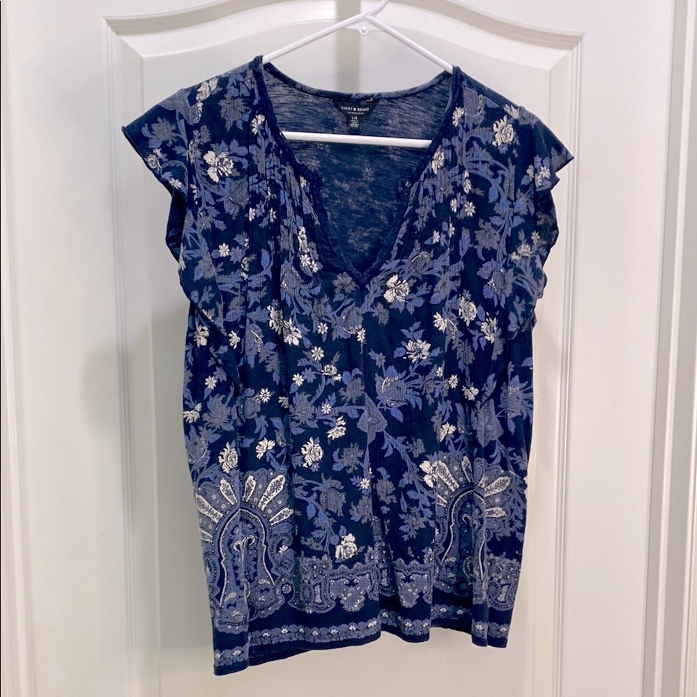 Lucky Brand Navy Floral V-Neck Flutter Sleeve Top large gently used